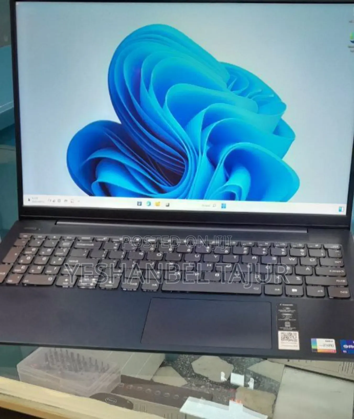 New Laptop Lenovo 12GB Intel Core i7 SSD 512GB