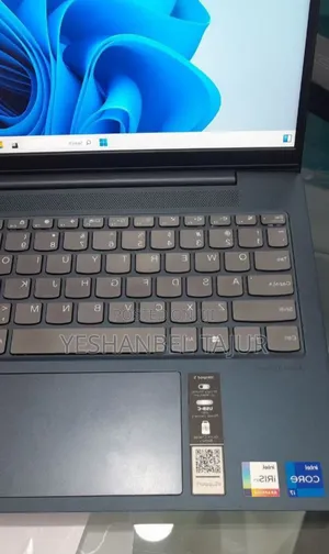 New Laptop Lenovo 12GB Intel Core i7 SSD 512GB