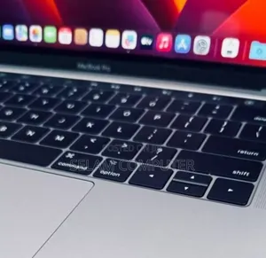 Photo - New Laptop Apple MacBook Pro 2017 8GB Intel Core I5 SSD 256GB