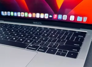 New Laptop Apple MacBook Pro 2017 8GB Intel Core I5 SSD 256GB