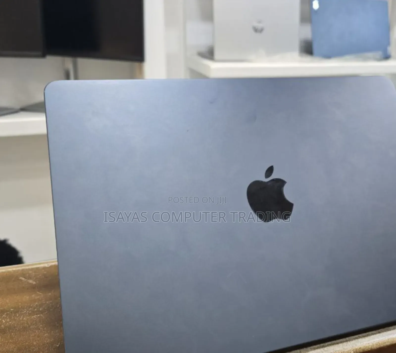 New Laptop Apple MacBook Air 2022 M2 8GB SSD 256GB