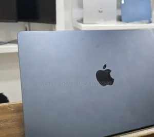 New Laptop Apple MacBook Air 2022 M2 8GB SSD 256GB