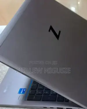 New Laptop HP ZBook Firefly G8 16GB Intel Core I7 SSD 512GB