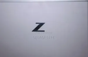 New Laptop HP ZBook Firefly G8 16GB Intel Core I7 SSD 512GB