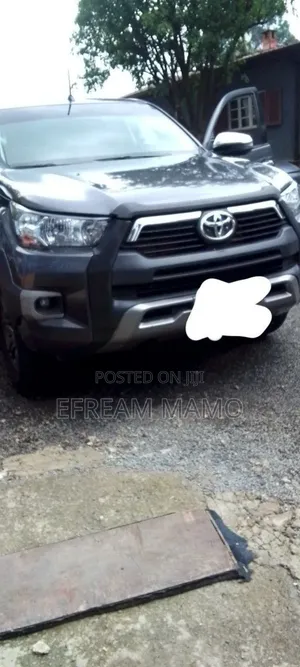 Toyota Hilux 2021 Gray