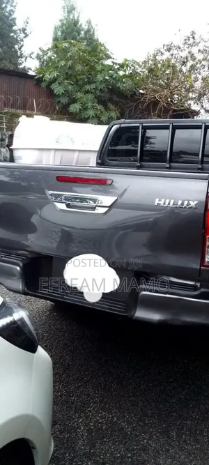 Toyota Hilux 2021 Gray