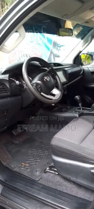 Toyota Hilux 2021 Gray