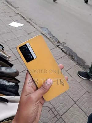 Photo - Oppo A77s 128 GB Orange