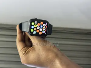Photo - Apple Watch Se