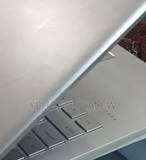 New Laptop HP Pavilion 15 8GB Intel Core I7 SSD 256GB