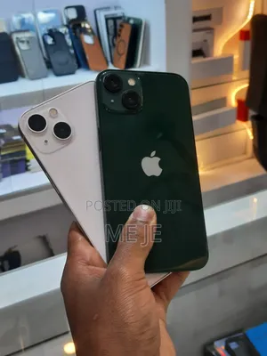 Photo - Apple iPhone 13 128 GB White