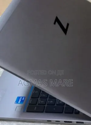 New Laptop HP ZBook Firefly G8 16GB Intel Core I7 SSD 512GB