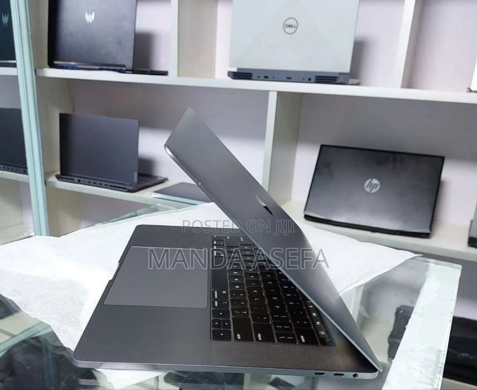 New Laptop Apple MacBook Pro 2019 16GB Intel Core I7 SSD 512GB