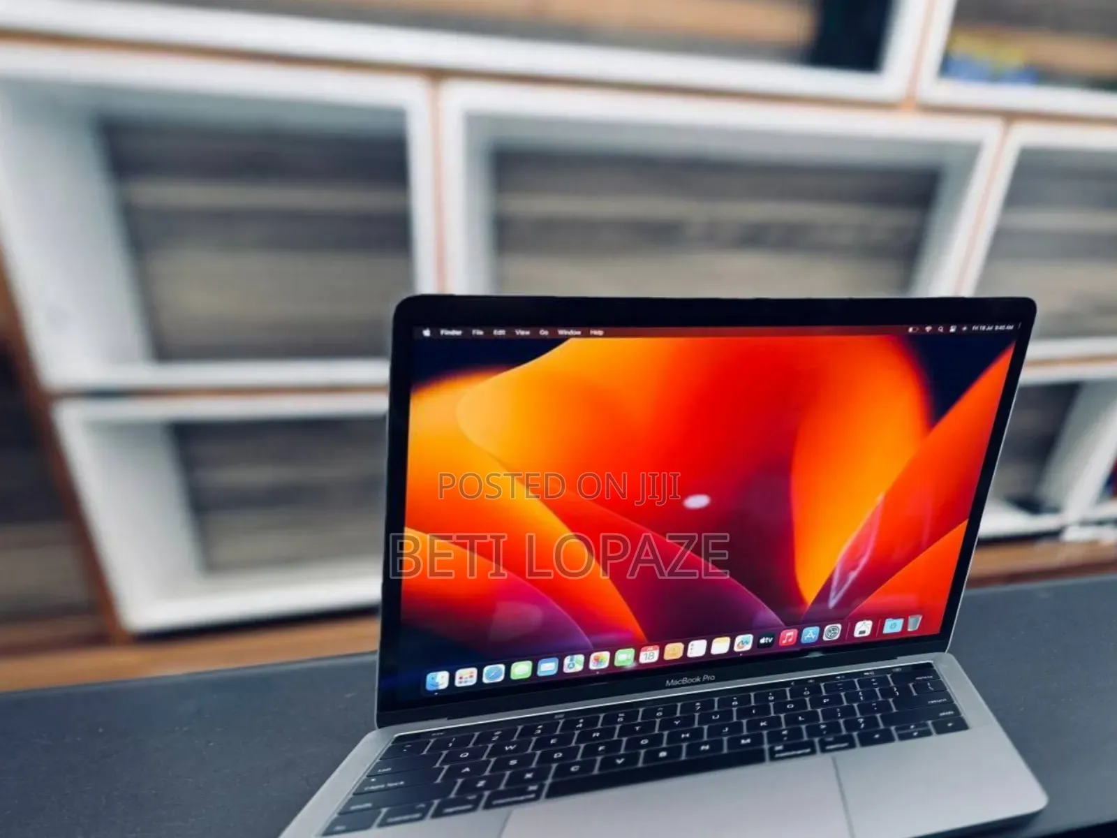 New Laptop Apple MacBook Pro 2017 8GB Intel Core I5 SSD 256GB