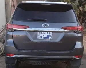 Toyota Fortuner 2022 Beige