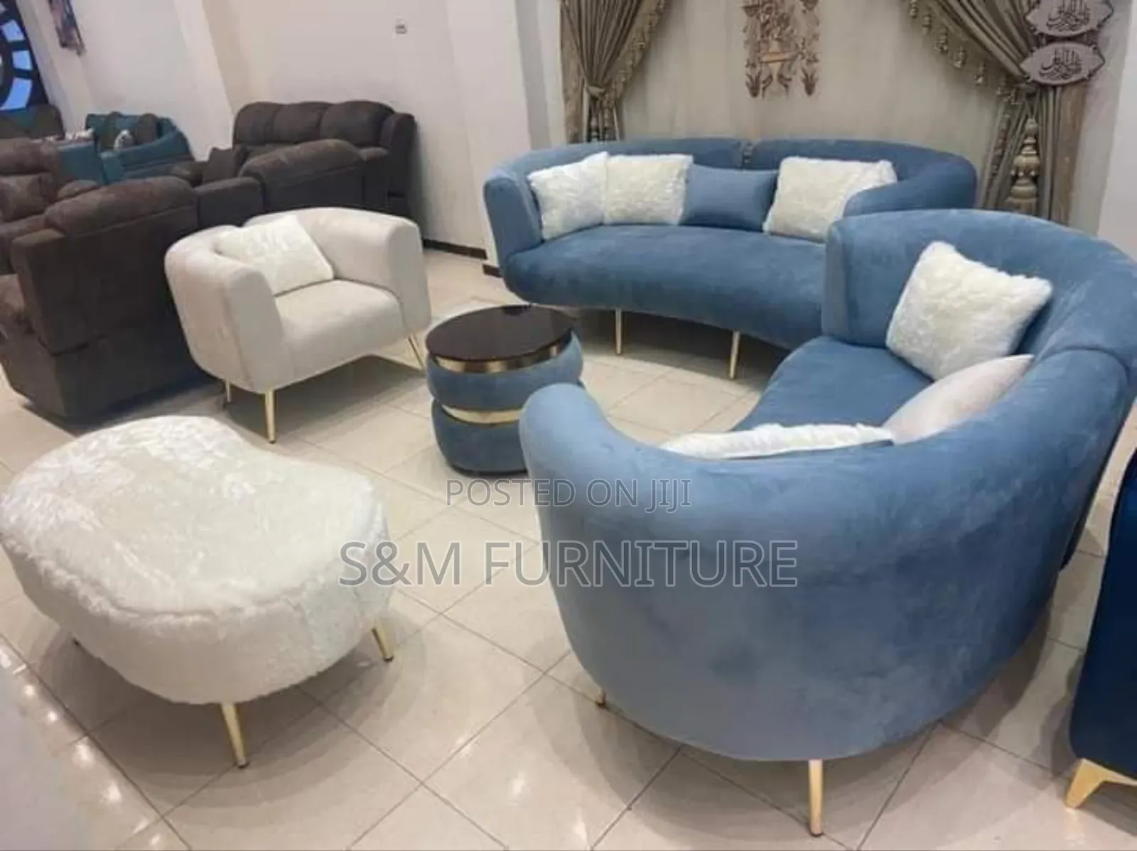 Sleek 8 Seater Sectional Sofa Set.
