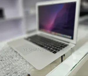 Photo - New Laptop Apple MacBook Air 2017 8GB Intel Core I7 SSD 256GB