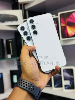 Photo - New Samsung Galaxy A55 256 GB White