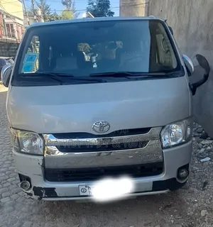 Photo - Toyota HiAce 2007 Silver