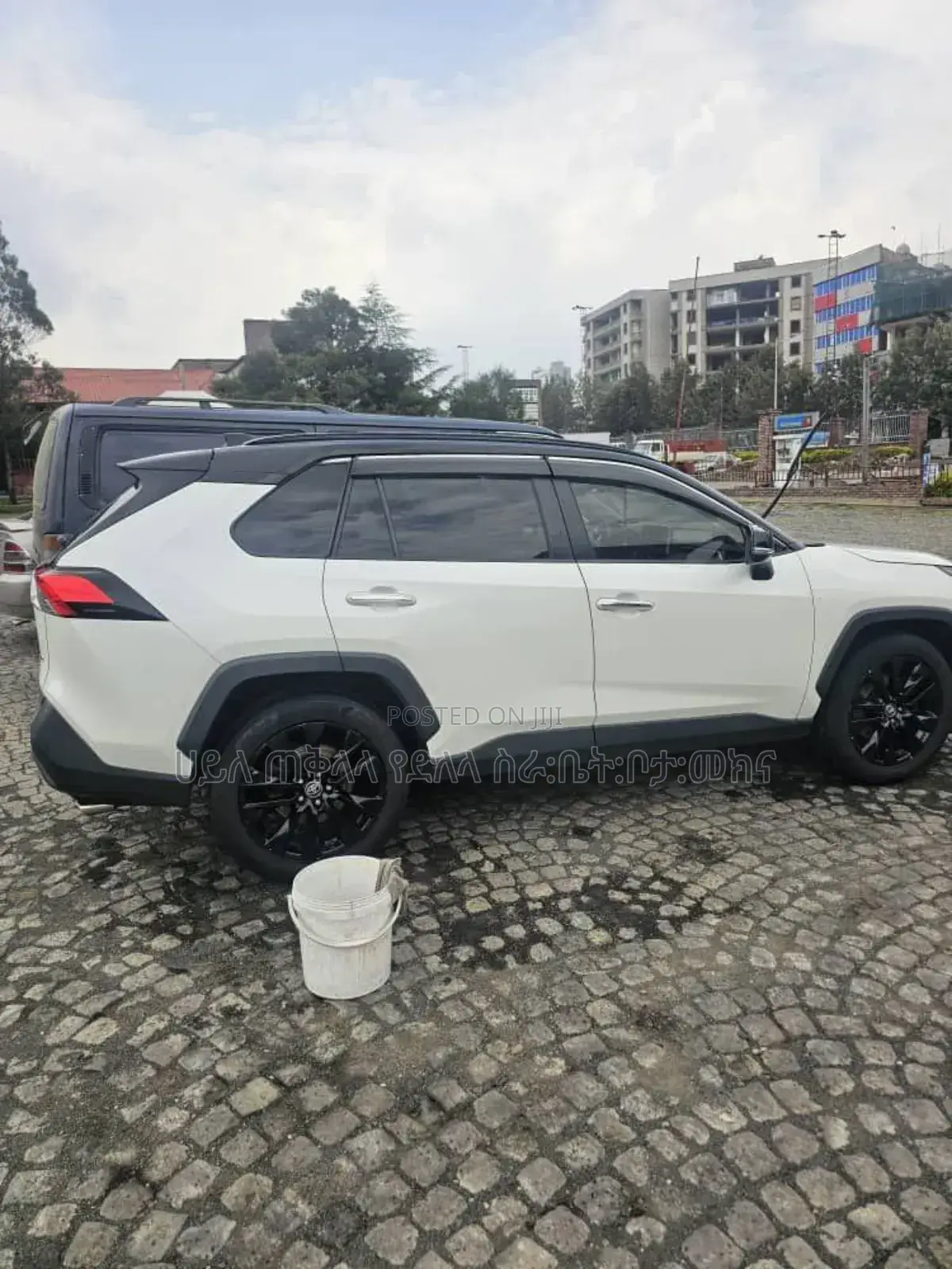 Toyota RAV4 2021 White