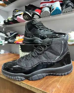 Nike Air Jordan 11 Retro Cap and Gown