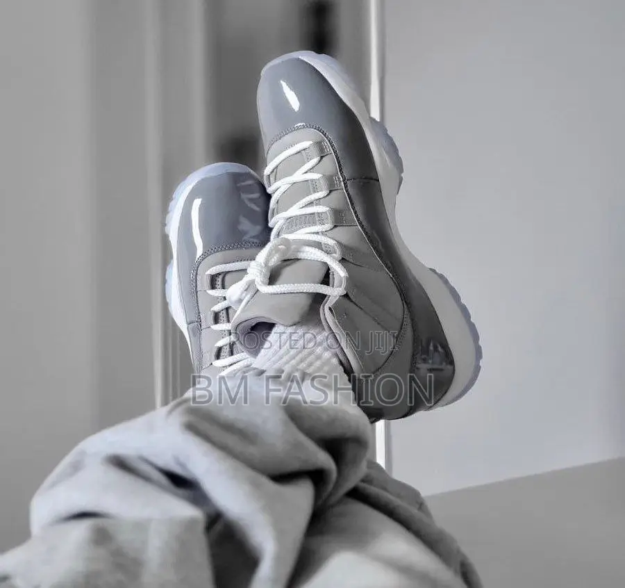 Nike Air Jordan 11 Retro Silver Men's 40 - 43