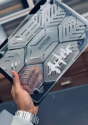 New Laptop Apple MacBook Pro 2017 8GB Intel Core I5 SSD 256GB