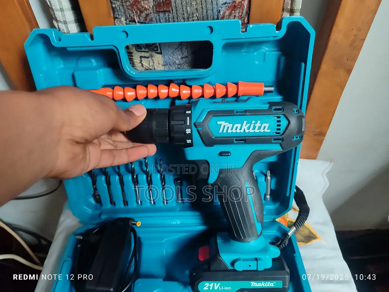 Makita Full Accessories Chargeable Drill