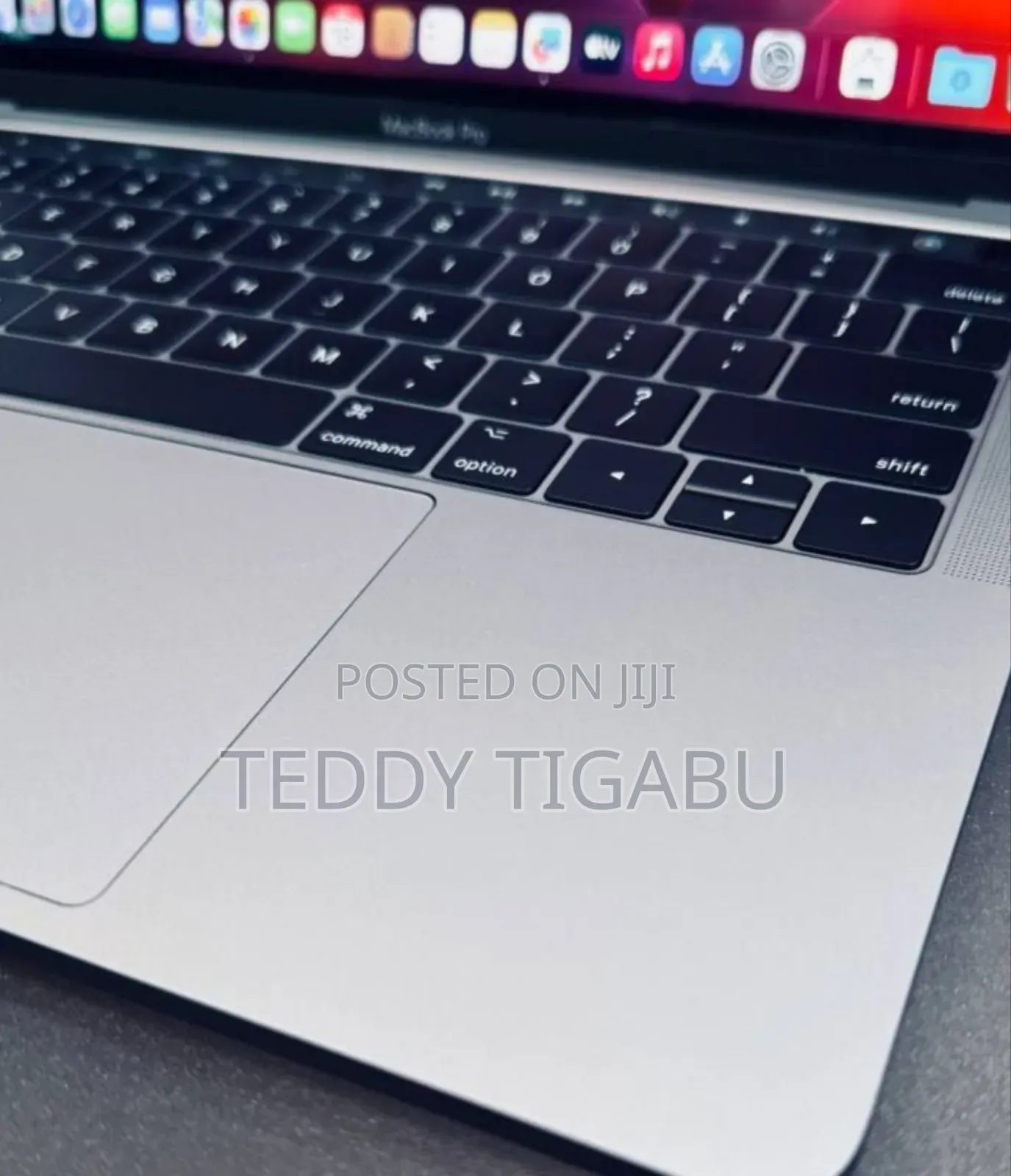 New Laptop Apple MacBook Pro 2017 8GB SSD 256GB