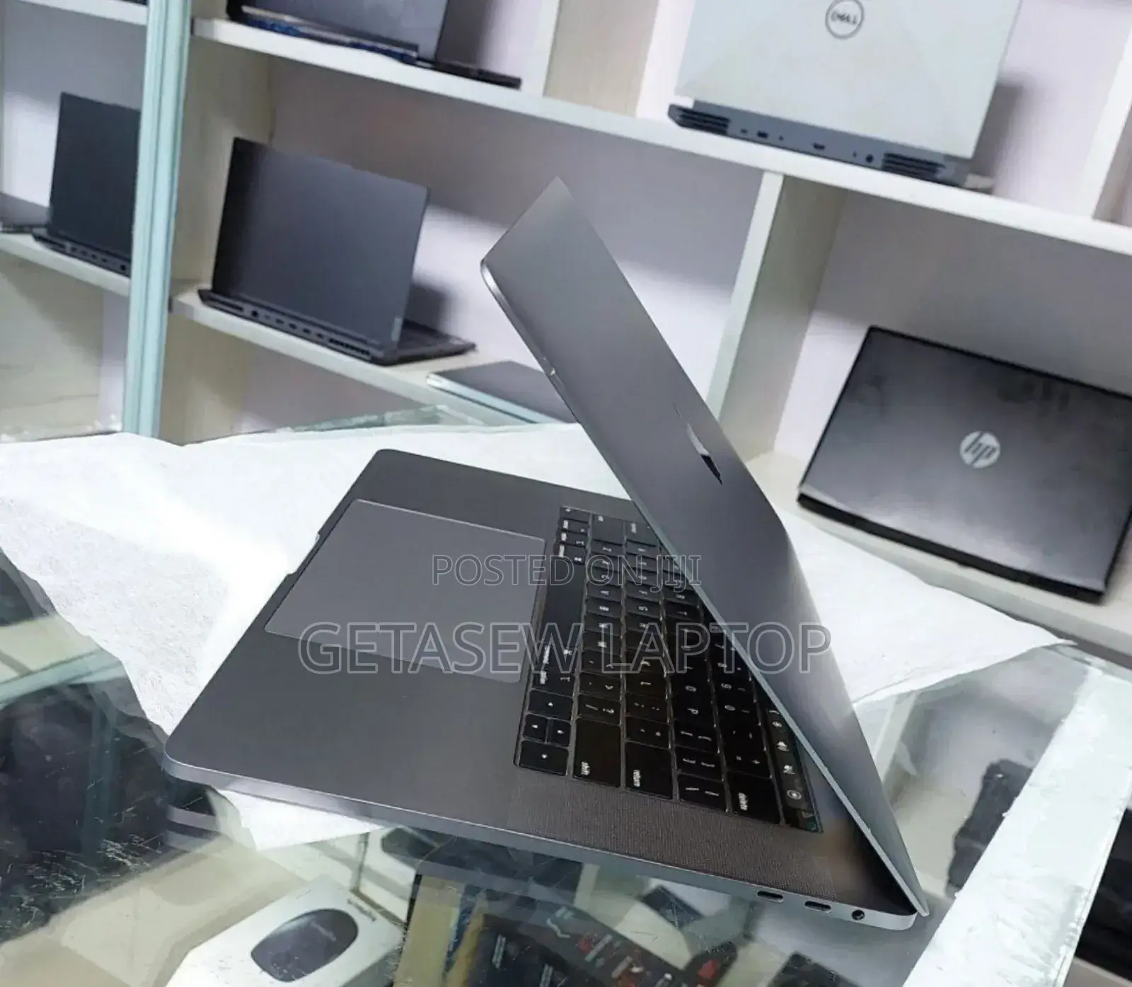 New Laptop Apple MacBook Pro 2019 16GB Intel Core I7 SSD 512GB