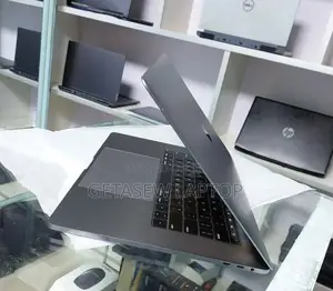 New Laptop Apple MacBook Pro 2019 16GB Intel Core I7 SSD 512GB