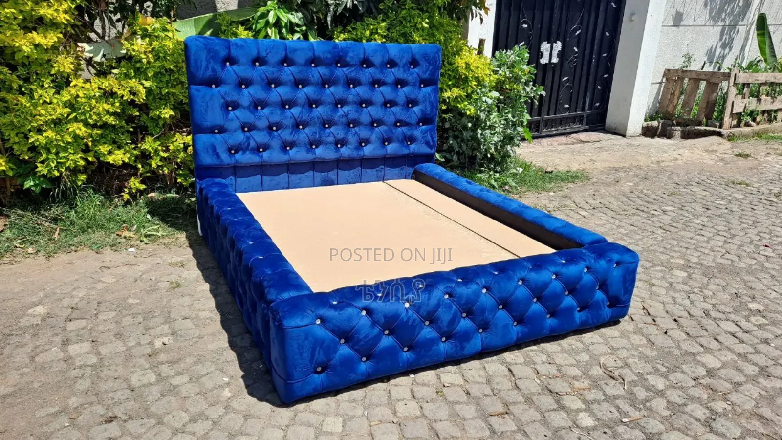 Amini Luxury Bed