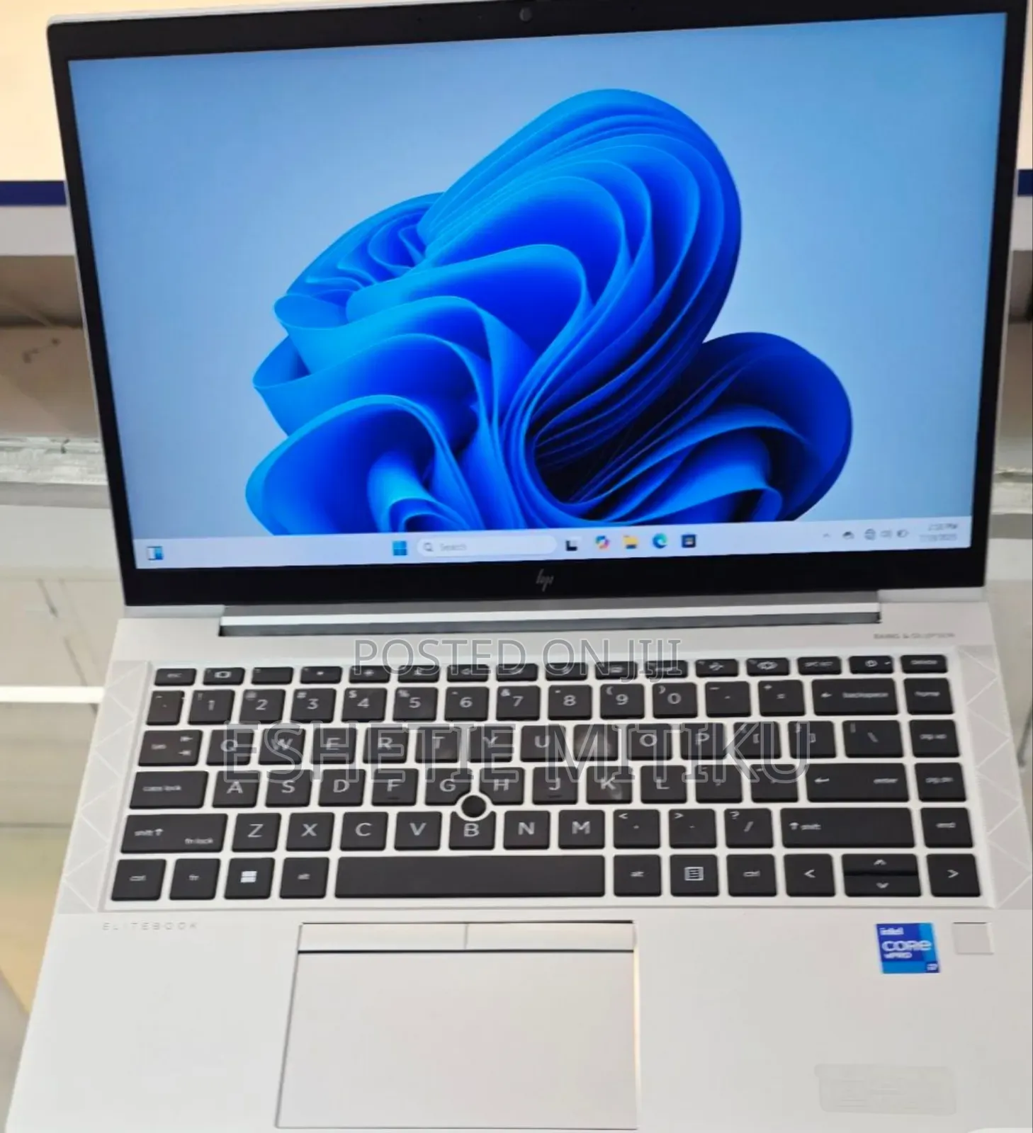 New Laptop HP EliteBook 840 G8 16GB Intel Core I7 SSD 512GB