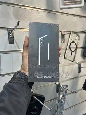 Photo - New Samsung Galaxy S25 Ultra 256 GB Gray