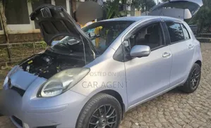 Photo - Toyota Yaris 2008 Silver