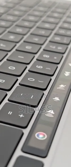 New Laptop Apple MacBook Pro M1 8GB Apple M1 SSD 256GB