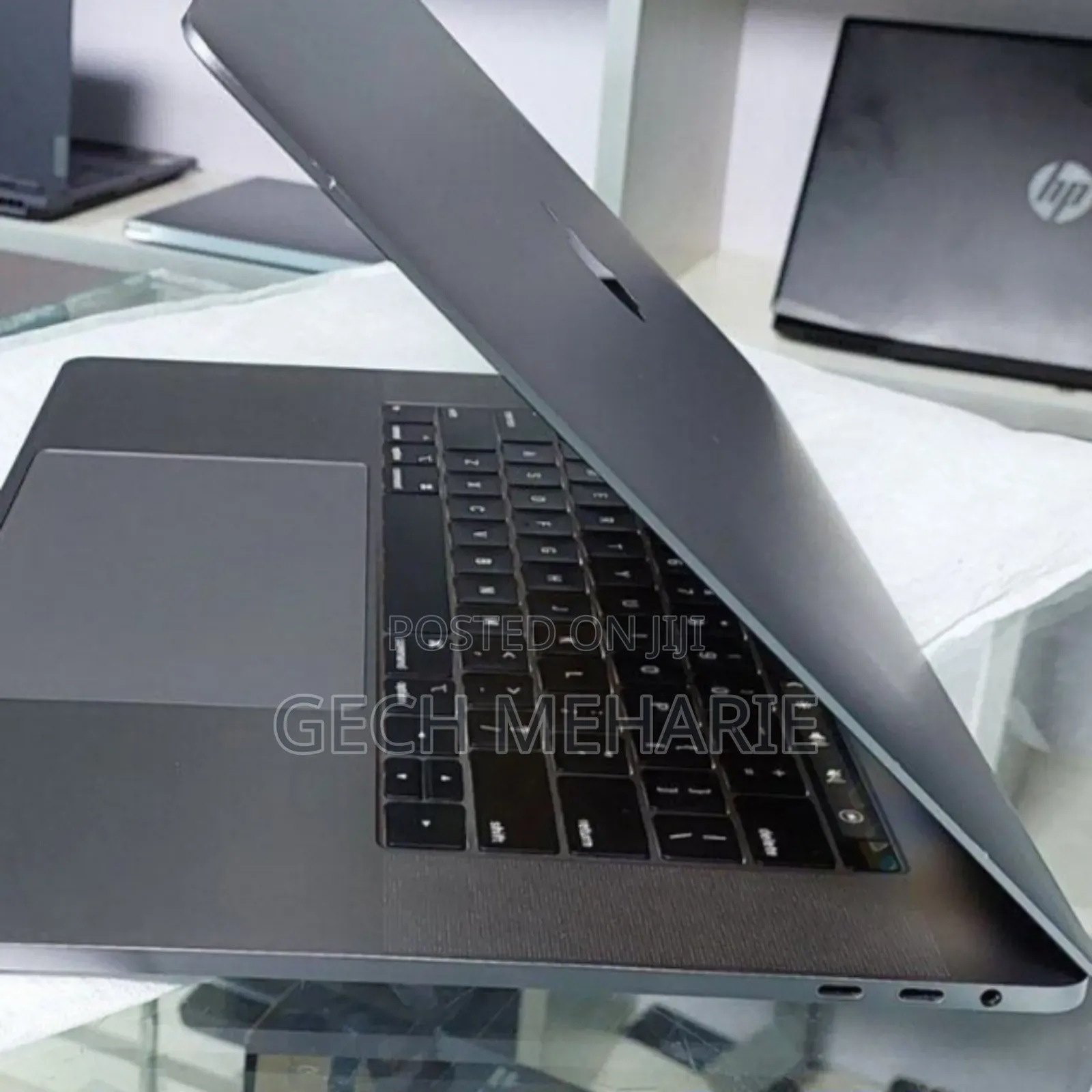 New Laptop Apple MacBook Pro 2019 16GB Intel Core I7 SSD 512GB