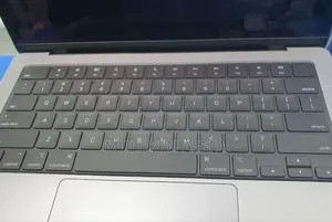 New Laptop Apple MacBook Pro 2021 M1 32GB Apple M1 Pro SSD 2T