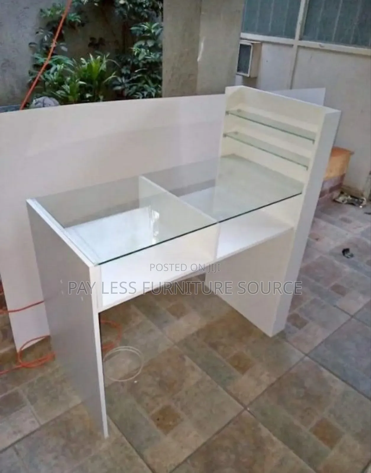 Nail Table