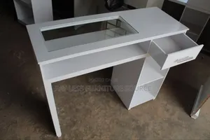 Nail Table