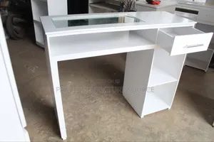 Nail Table