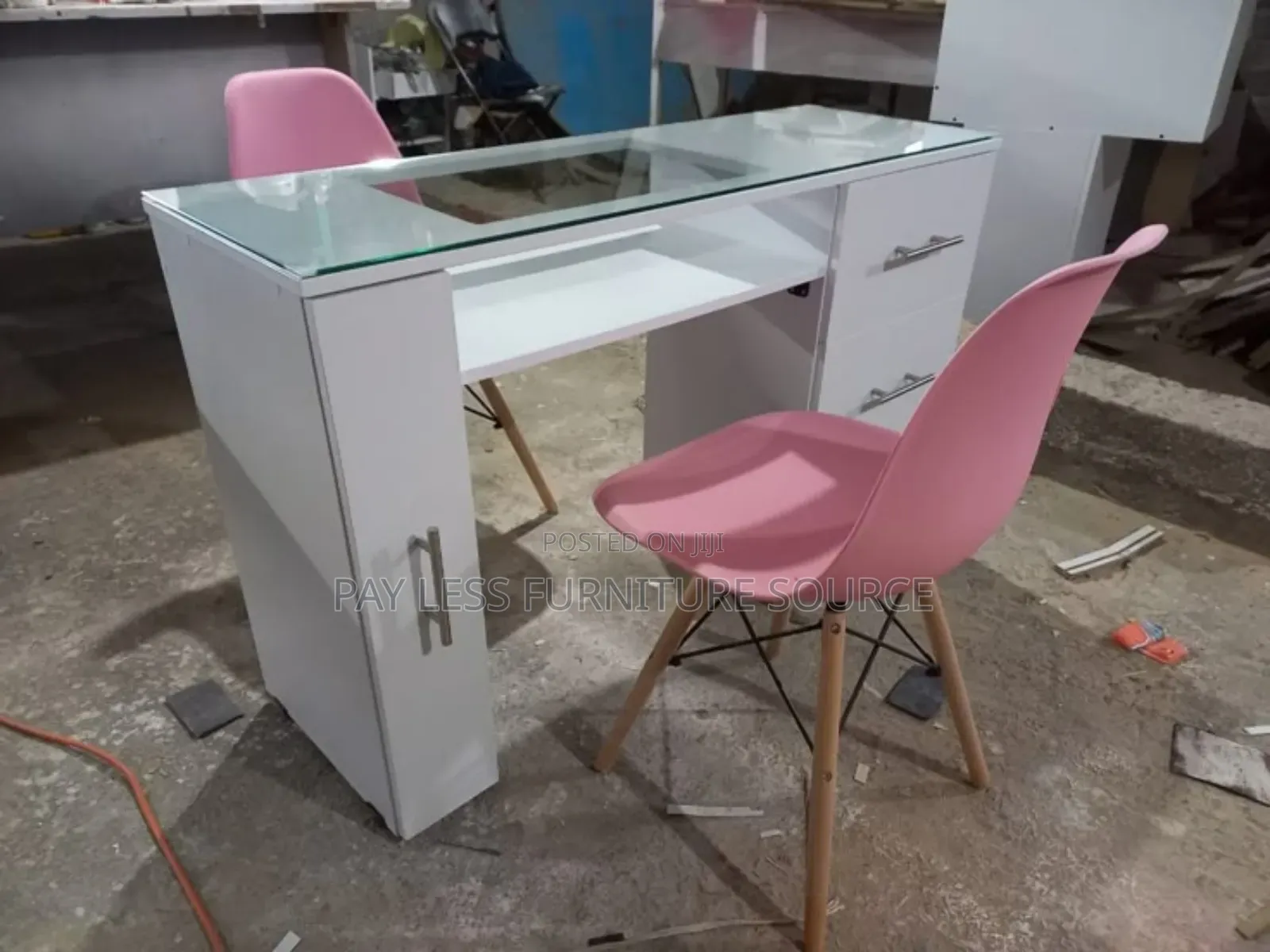 Nail Table