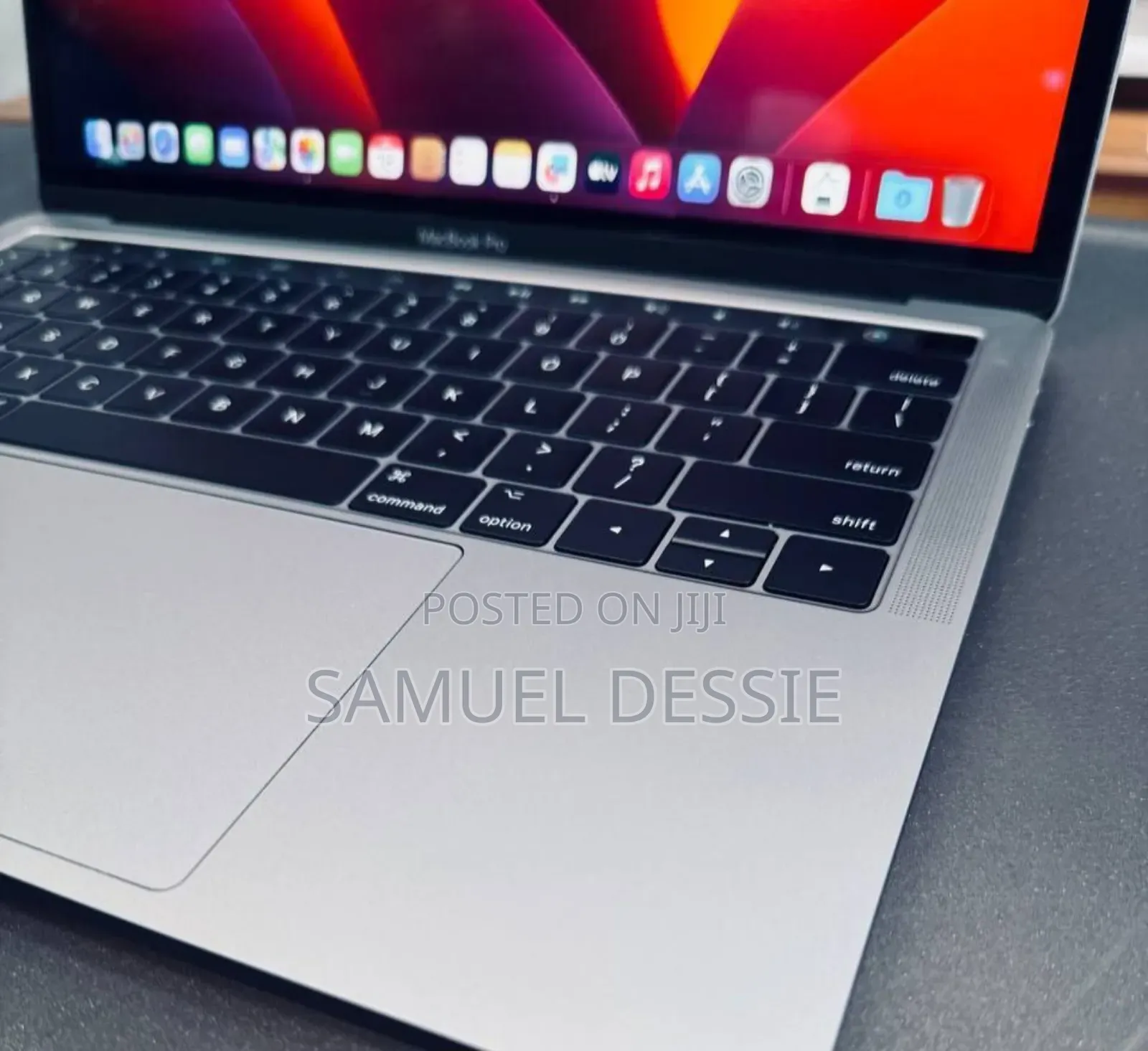 New Laptop Apple MacBook Pro 2017 8GB Intel Core I5 SSD 256GB