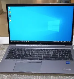 New Laptop HP ZBook Firefly G8 16GB Intel Core I7 SSD 512GB