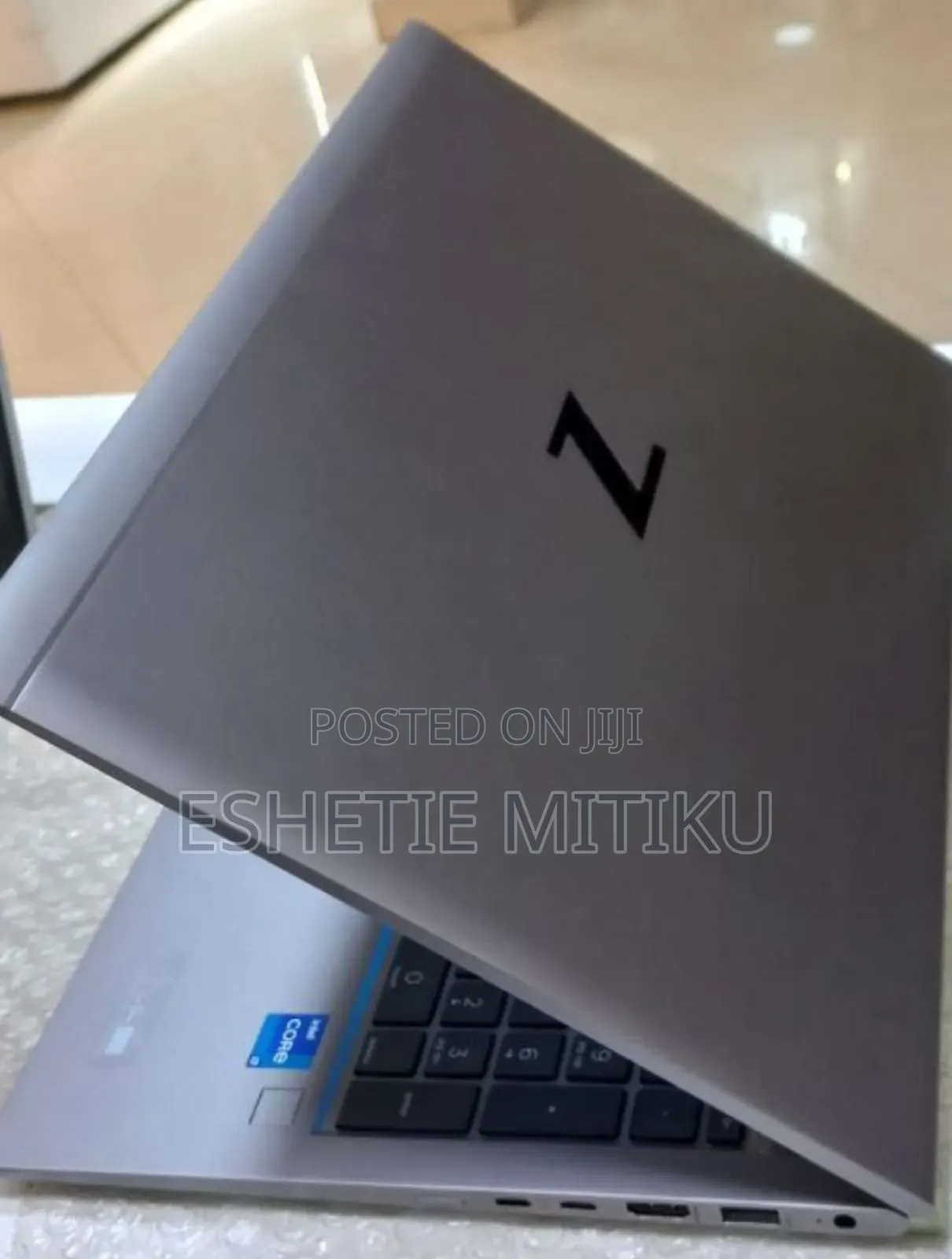 New Laptop HP ZBook Firefly G8 16GB Intel Core I7 SSD 512GB