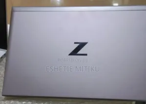 New Laptop HP ZBook Firefly G8 16GB Intel Core I7 SSD 512GB