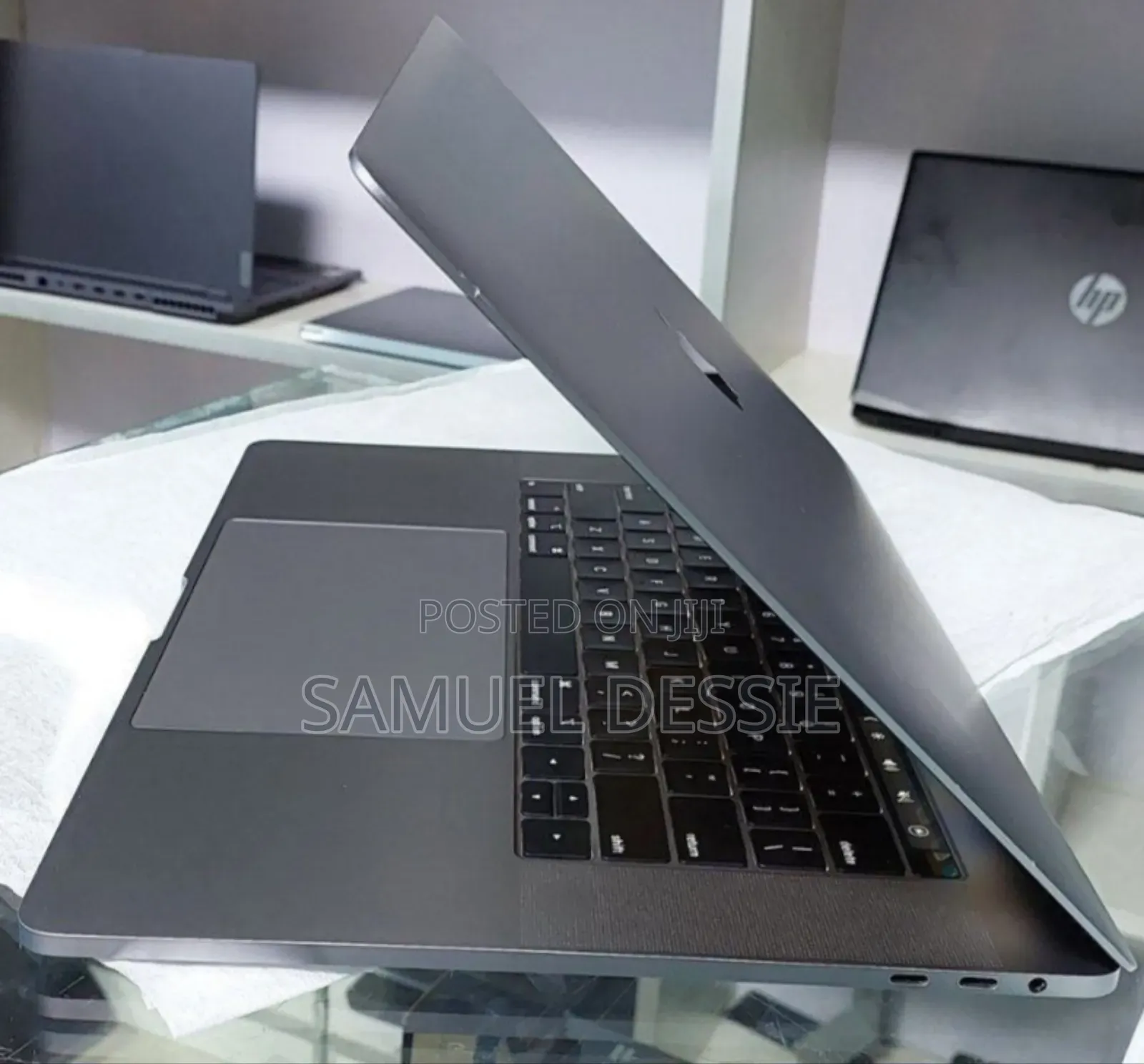 New Laptop Apple MacBook Pro 2019 16GB Intel Core I7 SSD 512GB