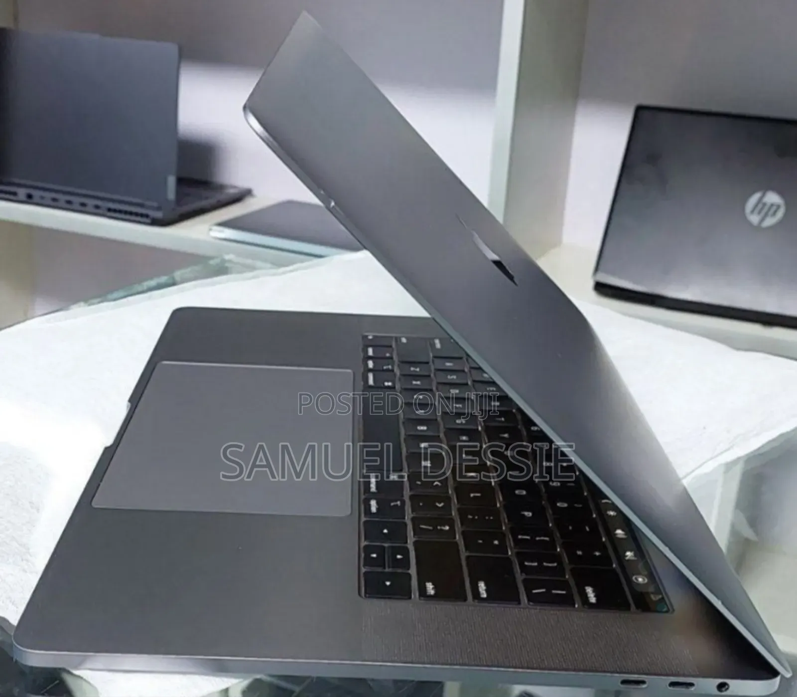 New Laptop Apple MacBook Pro 2019 16GB Intel Core I7 SSD 512GB