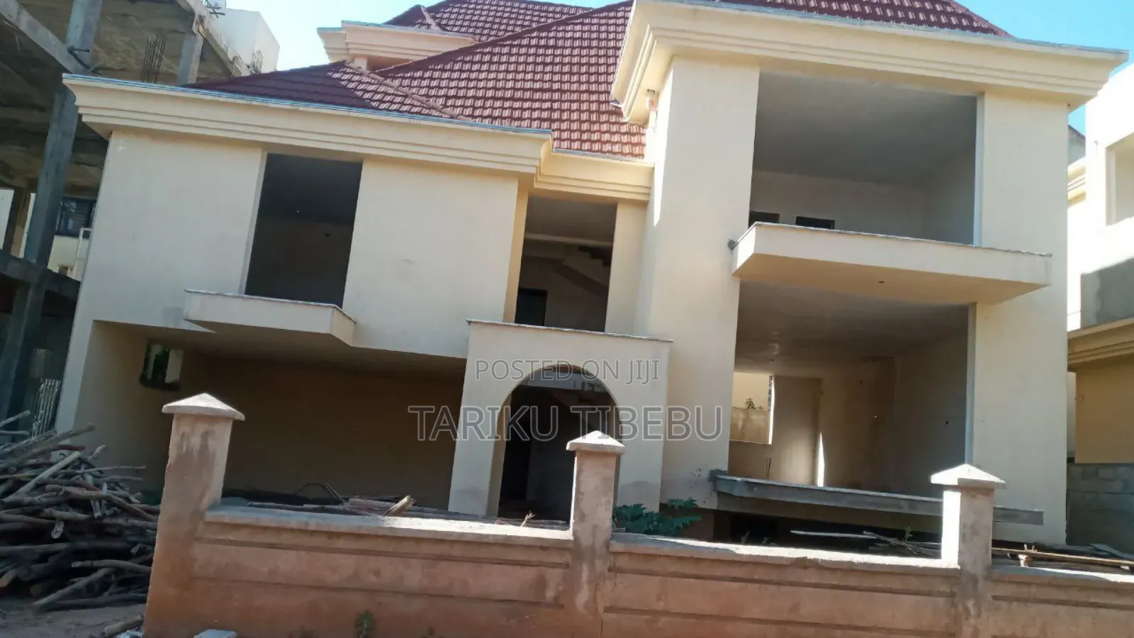 5bdrm Villa in Yeka for sale