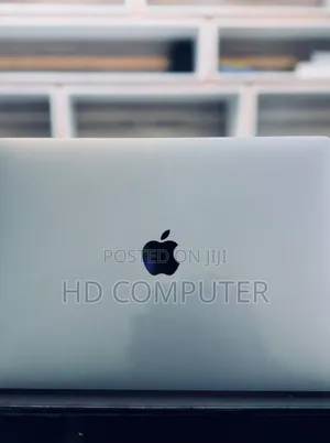 New Laptop Apple MacBook Pro 2017 8GB Intel Core I7 SSD 256GB